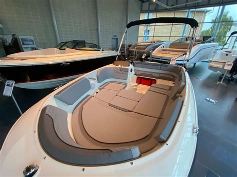 NEW MODEL – BAYLINER M15 | Bates Wharf