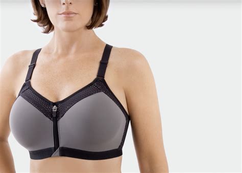 Top 2 Bras to Wear Right after Breast Augmentation | Clovia Blog