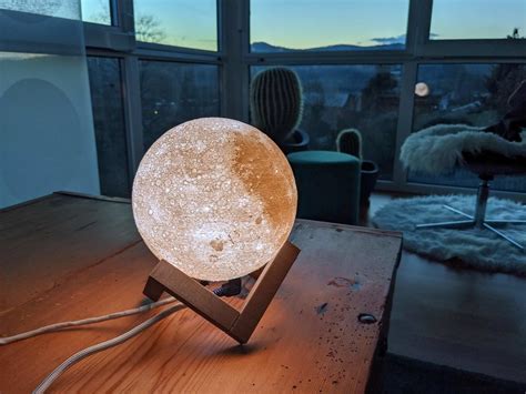 Moon Lamp (LED Strip Mount WS2812B) von don frechdachs | Kostenloses STL-Modell herunterladen ...