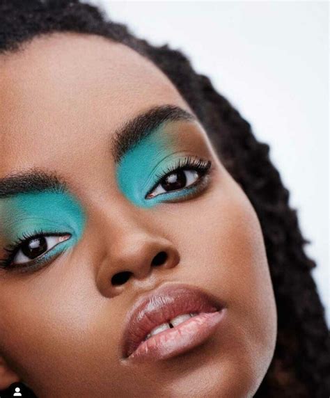 17 Blue Eyeshadow Looks For Every Occasion And Skill Level