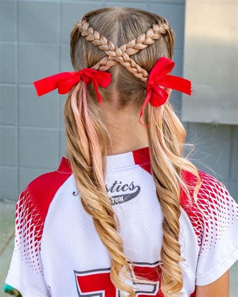 30+ Cute and Practical Softball Hairstyles | Softball hairstyles, Volleyball hair bows, Softball ...