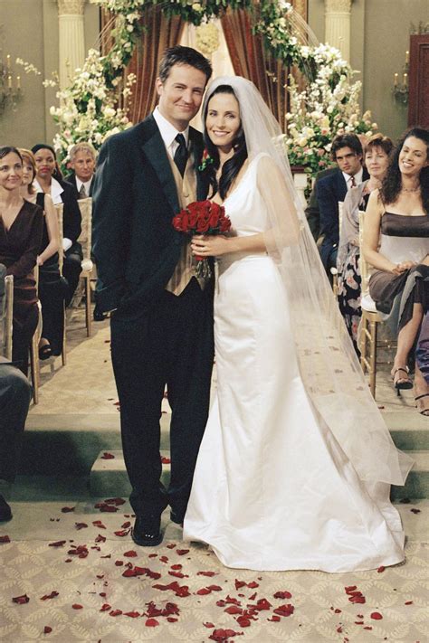 Wedding Ideas, Planning & Inspiration | Friends fernsehen, Chandler bing, Phoebe buffay