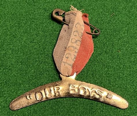 World Military Collectables | WW1 Australian Flag Day Badge.