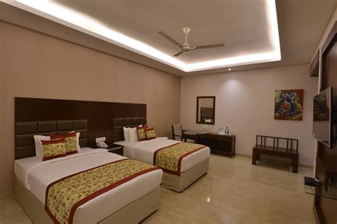 Orchha Palace and Convention Centre 𝗕𝗢𝗢𝗞 Orchha Resort