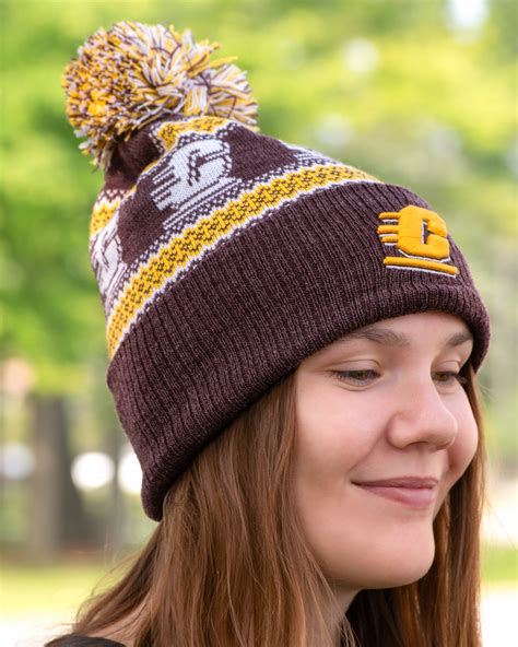 Action C Vintage Maroon & Gold Fleece Lined Knit Pom Hat | The CMU Bookstore