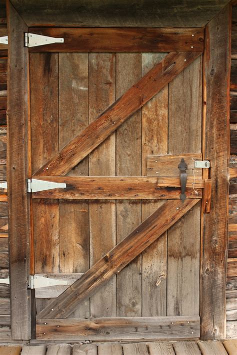Old Wooden Door Log Cabin Free Stock Photo - Public Domain Pictures