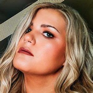 Maddie Zahm - Age, Family, Bio | Famous Birthdays