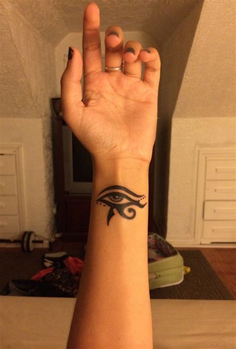 Tattoo Eye Egipto Symbol Tattoos, Simbolos Tattoo, Horus Tattoo, Eye Of Ra Tattoo, Script ...