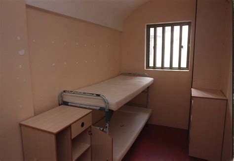 Photos show glimpse inside Chelmsford prison where criminals are kept ...