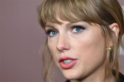 Taylor Swift can't shake off trial for copyright | Daily Sabah