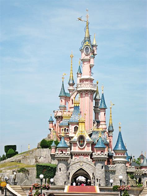 Disneyland Paris | Elly and Caroline's Magical Disney Moments