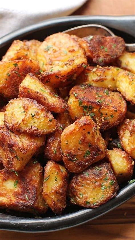 The Best Crispy Roast Potatoes Ever | Ricetta | Ricette, Cibo, Ricette ...