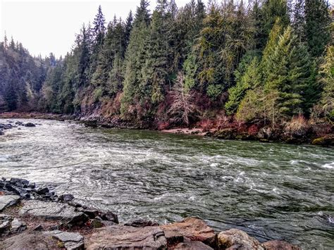 Snoqualmie River, Snoqualmie, Washington, [OC] 4096x3072 : r/EarthPorn