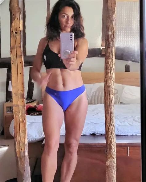 Emmerdale's Rebecca Sarker posts 'cheeky' thong selfie as she issues ...