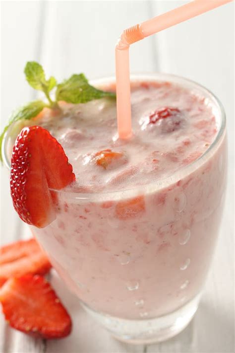 Strawberry smoothie splash stock photo. Image of liquid - 25244874