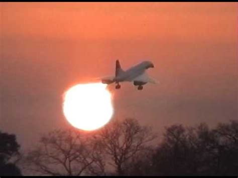 Concorde Landing at London Heathrow into the Sunset. - YouTube