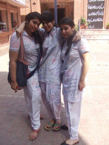 HoT GirLs ArounD ThE WorLD: Pakistani girls in school uniform # 6