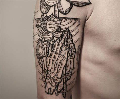 34+ Hand Skeleton Tattoo Ideas To Inspire You! - alexie