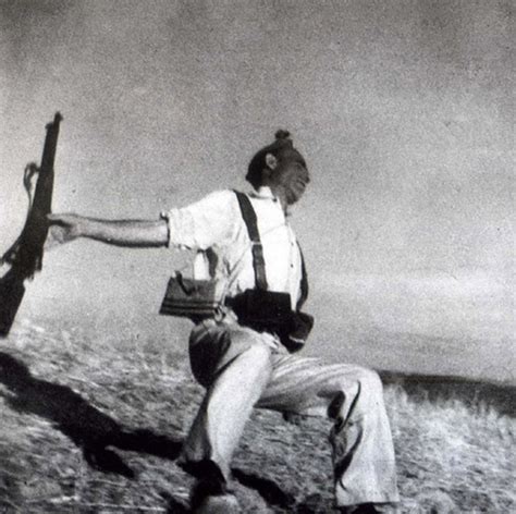 Robert Capa image of falling soldier in Spanish Civil War. | Great Moments