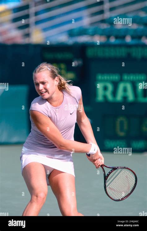 Russian tennis player Elena Bovina, Masters, Miami 2001 Stock Photo - Alamy