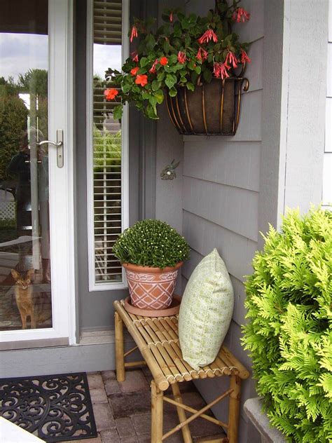 34 Beautiful Porch Wall Decor Ideas to Make Your Outdoor Area More Welcoming | Front porch ...