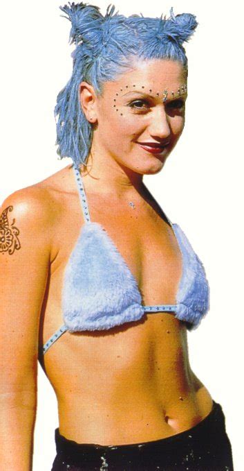 Celebrity Tattoos - Gwen Stefani - Shoulder