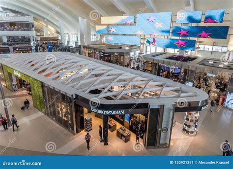 Interior of the Tom Bradley Terminal at the LAX, Los Angeles ...