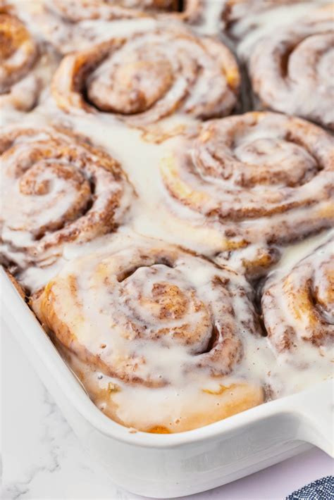 TikTok Cinnamon Rolls Recipe (Canned Cinnamon Roll Hack)