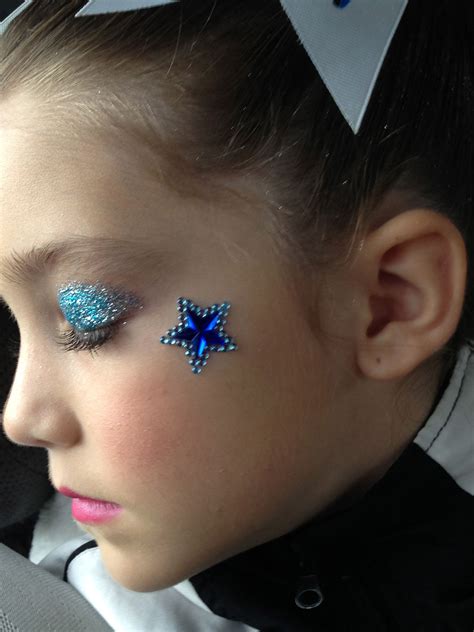 Cheer makeup | Maquillaje con glitter, Maquillaje de festival, Maquillaje de ballet