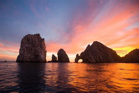 Cabo Sunset Yacht Tour at the Arch - with Dinner and Drinks 2023 - Cabo ...