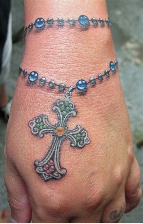 Pin de Ashley Eazor em Tattoos | Tatuagens de pulceira, Tatuagem de rosario, Pulseiras de tornozelo