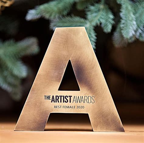The Artists Awards 2020! Andra a câștigat premiul „Best Female” - Radio ...
