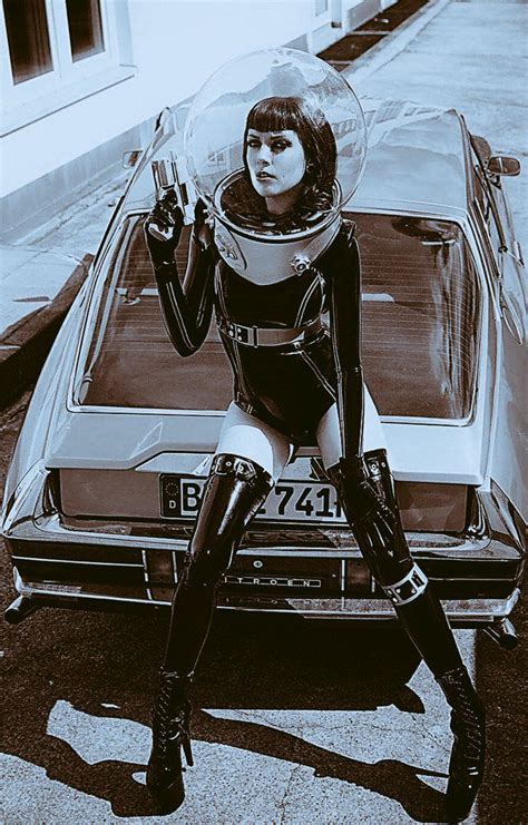 Gothic Space Queen | Retro futurism, Sci fi art, Science fiction art