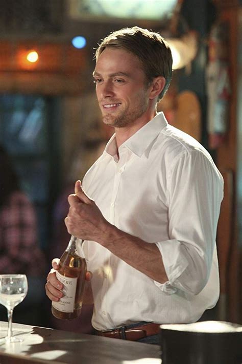 Wilson Bethel in Hart of Dixie (2011) | Wade kinsella, Wilson bethel, Hart of dixie