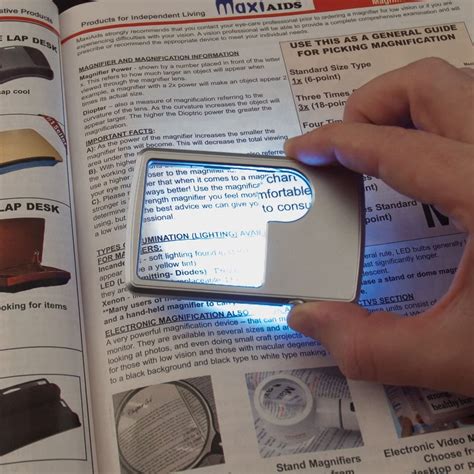 Credit Card Magnifier Dual Power LED light for Book Reading Magnifier ...