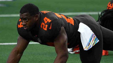 Browns Coach Hints at Accelerated Return for Nick Chubb