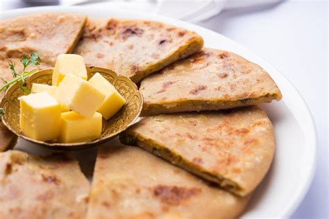 Aloo Gobi Paratha 16584704 Stock Photo at Vecteezy