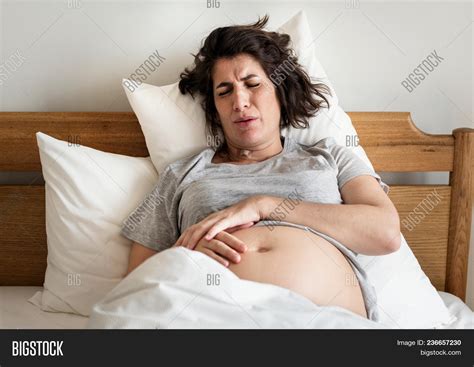 Pregnant Woman Labor Image & Photo (Free Trial) | Bigstock