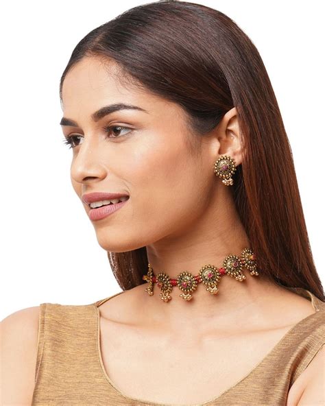 Floral chakra red kundan choker with earring - set of two by Binni's Wardrobe | The Secret Label