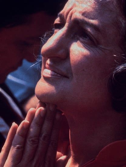 Indira Gandhi - Photo12-Oronoz