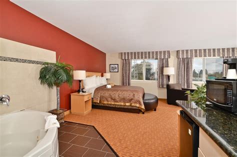 Clackamas Inn & Suites Clackamas, Oregon, US - Reservations.com