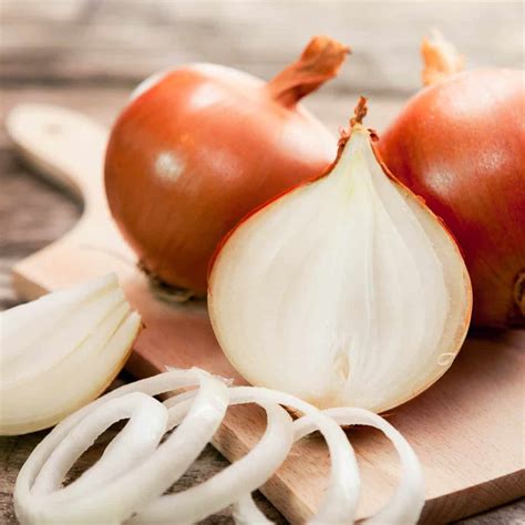 Best Onion Substitutes (What to Choose for Your Recipe)