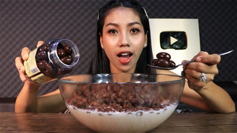 ASMR CHOCOLATE WITH MILK - Eating Sounds - Polin ASMR - YouTube