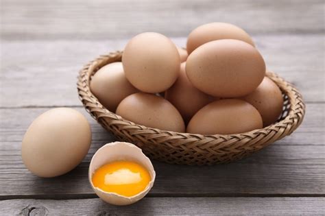 Premium Kadaknath Chicken Eggs - Pack of 6 : Buy online | freshtohome.com