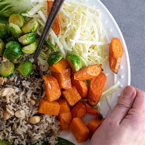 Simple and Healthy Vegetarian Rice Bowl - A Red Spatula