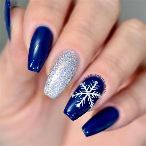 Christmas Nails 2022 Short Snowflake