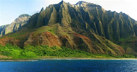 Tour Napali Coast - Kauai's Breathtaking Claim to Fame