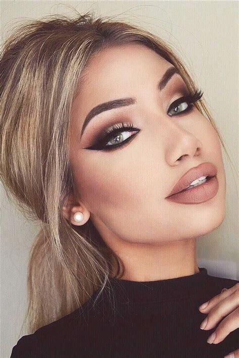 45 Perfect Cat Eye Makeup Ideas To Look Sexy