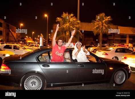 Nightlife Jeddah Saudi Arabia Arabian boys youth Stock Photo - Alamy