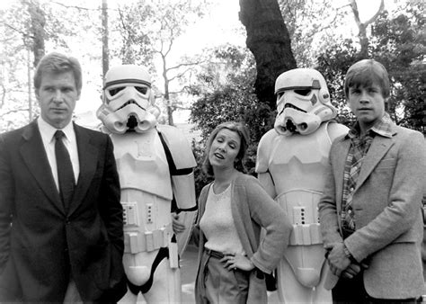 12 Adorable Photos Of Carrie Fisher With Her Awesome Star Wars Family